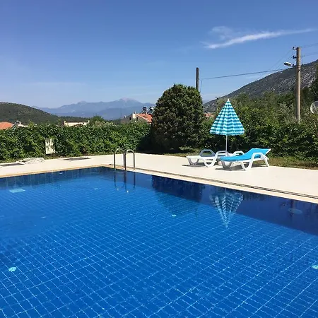 아파트 3 Bedrooms In Oeluedeniz, Ovacik *