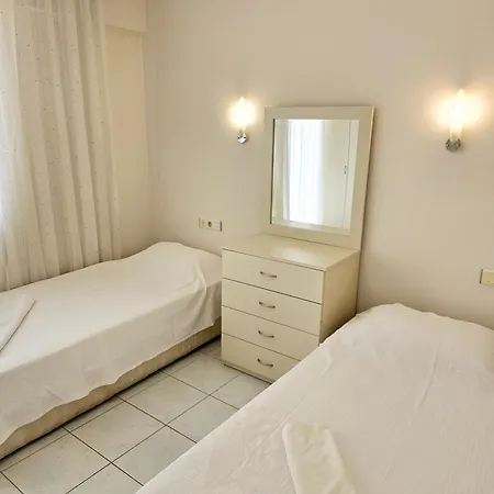 3 Bedrooms In Oeluedeniz, Ovacik Ολουντενίζ